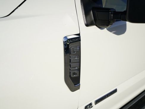 Used 2022 Ford F250 Lariat w/ Chrome Package image 11