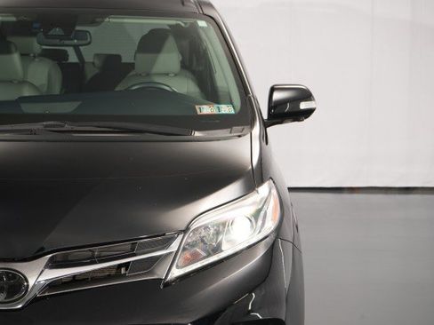Used 2019 Toyota Sienna Limited Premium w/ Protection Package AWD/4WD image 9