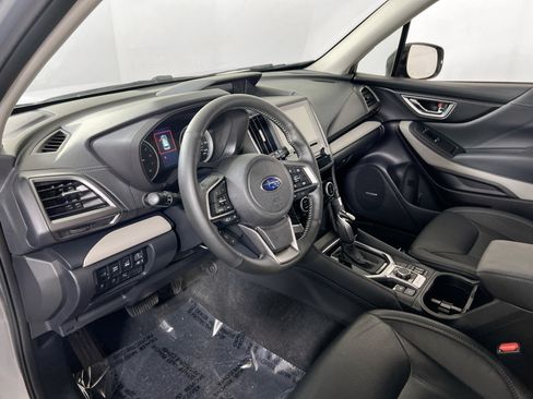 Used 2023 Subaru Forester Limited AWD/4WD image 9