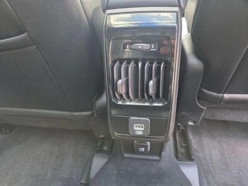 Used 2024 Jeep Compass Limited w/ Sun and Sound Group AWD/4WD image 15