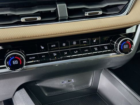 New 2026 Chevrolet Equinox ACTIV AWD/4WD image 17