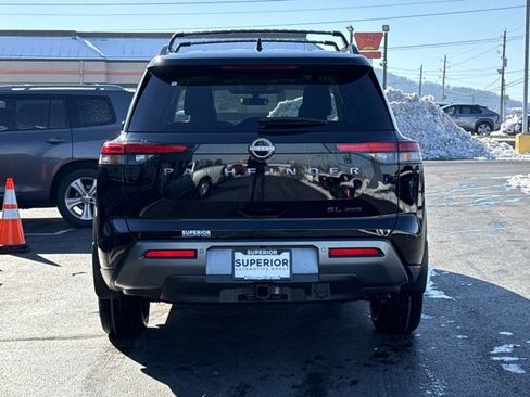 New 2026 Nissan Pathfinder SL image 4