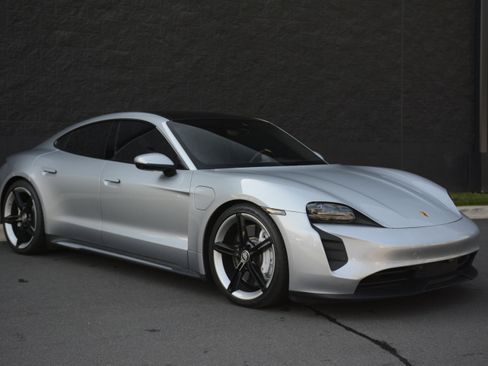 Certified 2022 Porsche Taycan 4S image 9