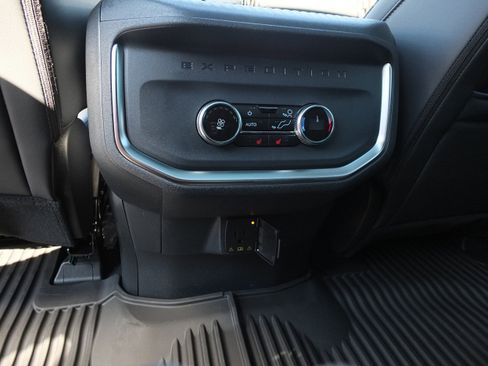 New 2025 Ford Expedition Max Platinum w/ Stealth Appearance Package image 21