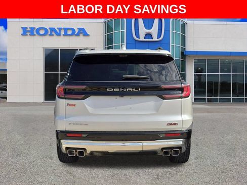 Used 2025 GMC Acadia Denali w/ Super Cruise Package FWD image 3