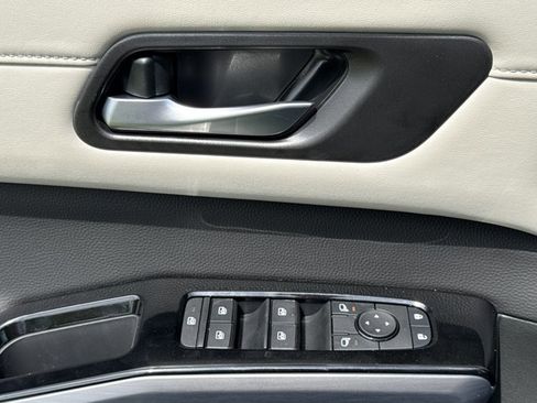 New 2026 Nissan Pathfinder SL w/ SL Premium Package AWD/4WD image 17
