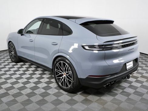 New 2026 Porsche Cayenne S image 3