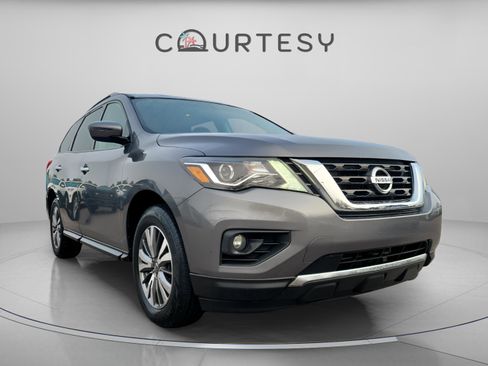Used 2020 Nissan Pathfinder SV w/ Cargo Package image 7