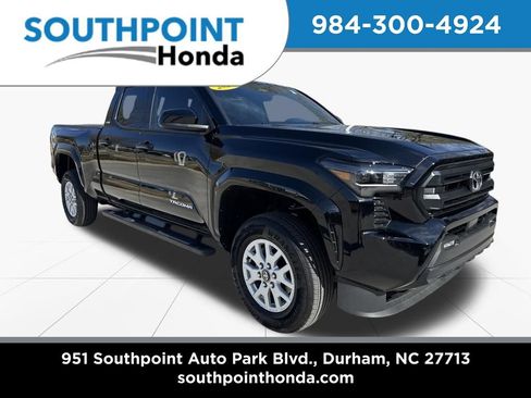 Used 2025 Toyota Tacoma SR5 image 1