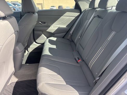 Certified 2025 Hyundai Elantra SEL image 11