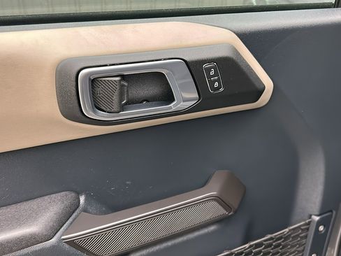 Used 2024 Ford Bronco Wildtrak image 30