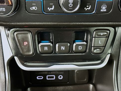 Used 2019 GMC Terrain SLT w/ Preferred Package image 19