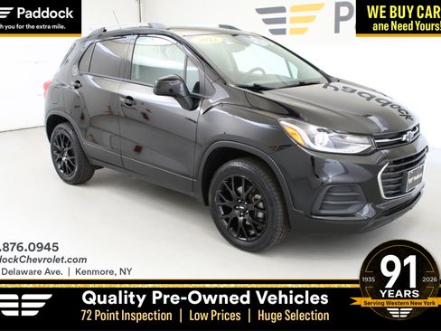 Used 2022 Chevrolet Trax LT w/ Midnight Edition image 1