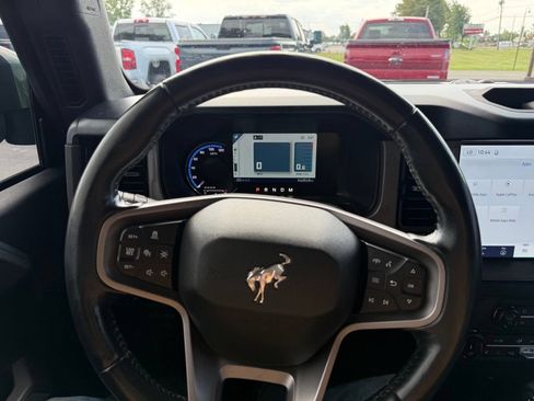 Used 2022 Ford Bronco Outer Banks w/ Sasquatch Package AWD/4WD image 9