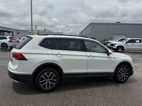 Used 2021 Volkswagen Tiguan SE w/ Panoramic Sunroof Package FWD image 6