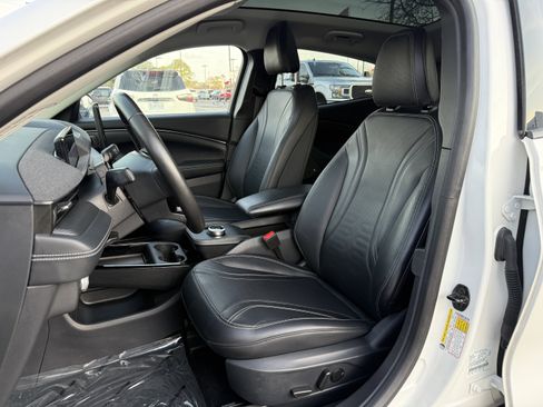 Used 2021 Ford Mustang Mach-E Premium image 31