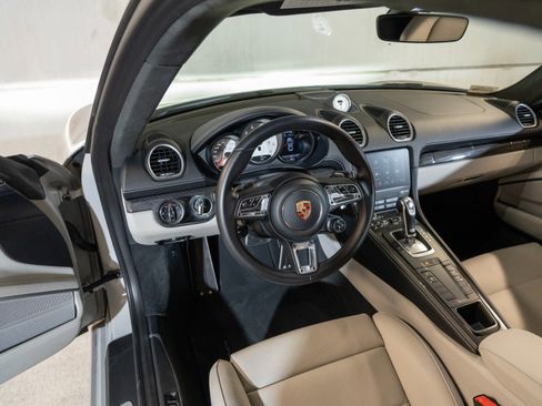 Certified 2025 Porsche 718 Cayman GTS RWD image 20