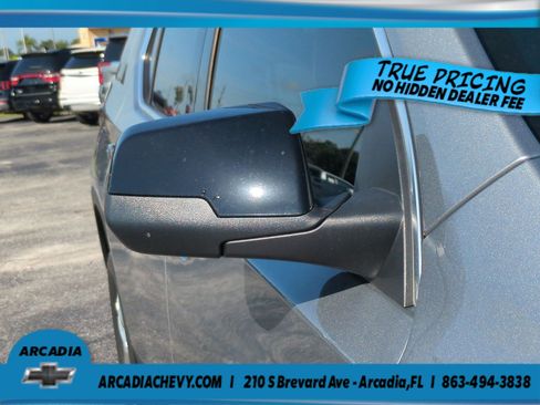 Used 2023 Chevrolet Traverse LS FWD image 12