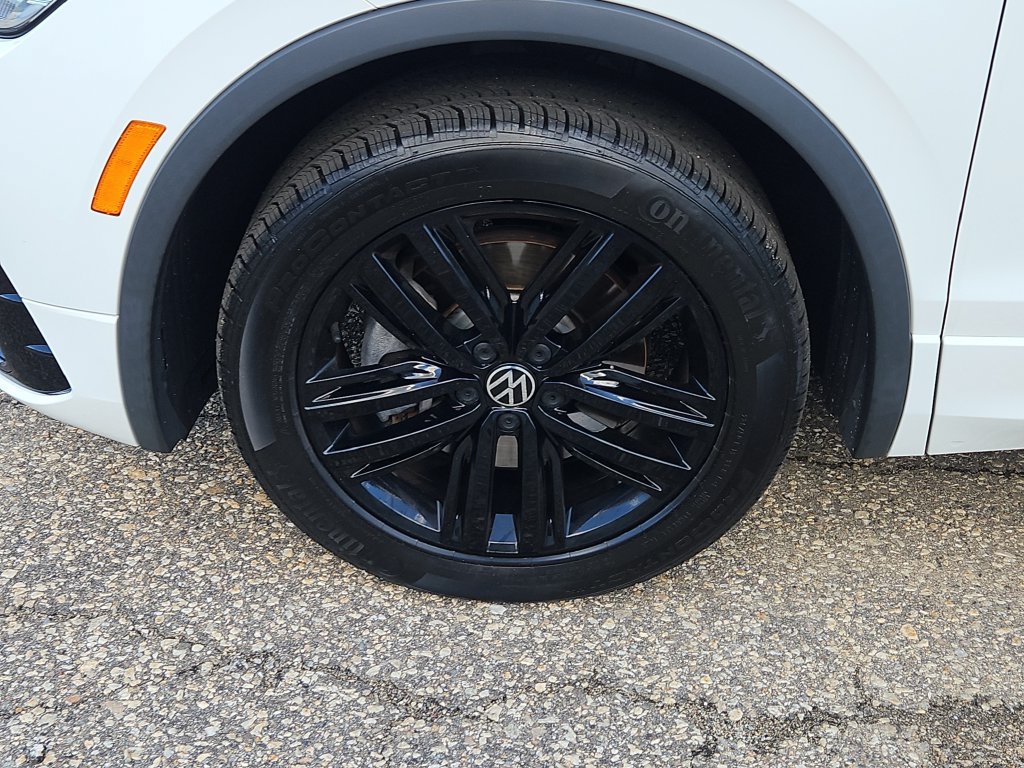 Used 2022 Volkswagen Tiguan SE R-Line AWD/4WD image 7