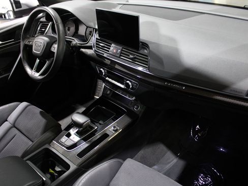 Used 2022 Audi SQ5 Premium w/ Convenience Package image 38