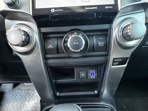 Used 2022 Toyota 4Runner SR5 Premium image 28