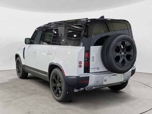 Used 2023 Land Rover Defender 110 SE AWD/4WD image 3