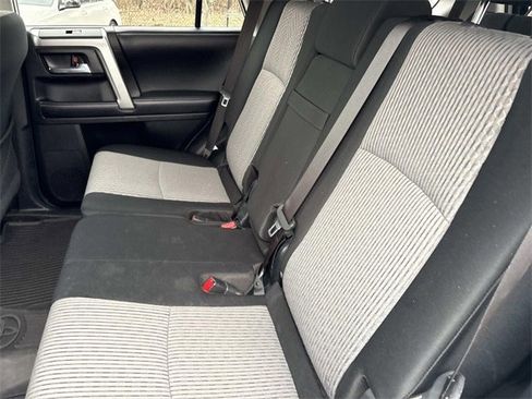 Used 2019 Toyota 4Runner SR5 w/ Four Season Floor Mat Package image 18