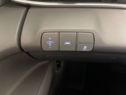 Certified 2022 Hyundai Elantra SEL w/ Convenience + Premium Package image 28