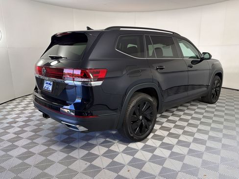 Used 2026 Volkswagen Atlas SE w/ Black Wheel Package FWD image 9