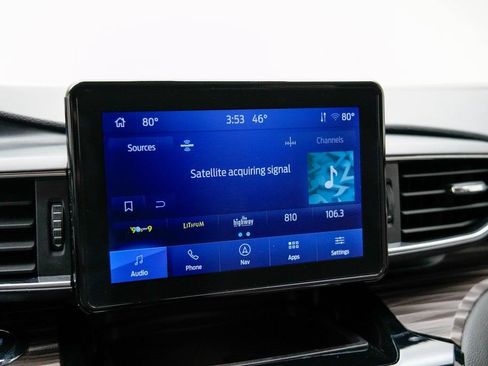 Used 2023 Ford Explorer Limited AWD/4WD image 28