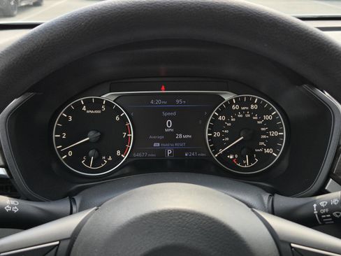 Used 2024 Nissan Altima 2.5 SV FWD image 16