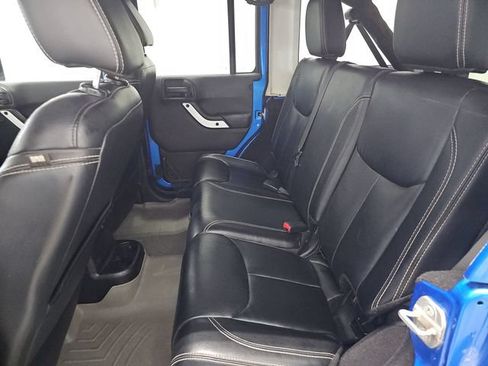 Used 2014 Jeep Wrangler Unlimited Sahara AWD/4WD image 21