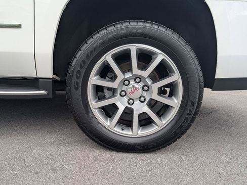 Used 2016 GMC Yukon XL Denali w/ Open Road Package AWD/4WD image 27