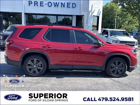 Used 2025 Honda Pilot Sport image 2