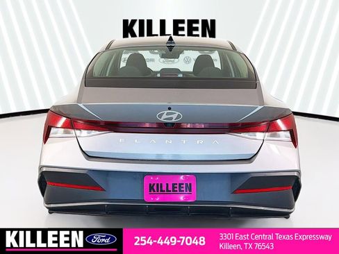 Used 2024 Hyundai Elantra SEL FWD image 7