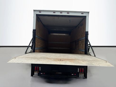 Used 2019 Isuzu NQR RWD image 19