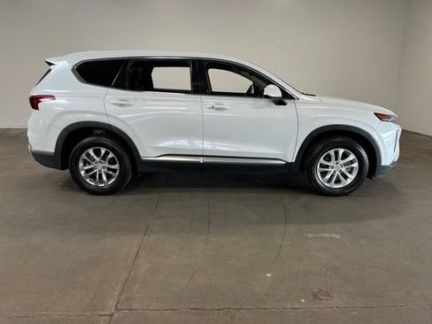 Used 2019 Hyundai Santa Fe SEL FWD image 2