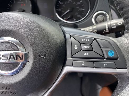 Used 2019 Nissan Rogue SL w/ Premium Package FWD image 14