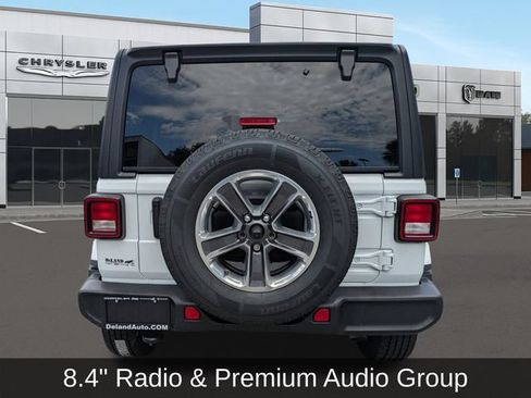 Used 2021 Jeep Wrangler Unlimited Sahara AWD/4WD image 4