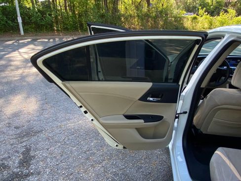 Used 2013 Honda Accord EX image 40