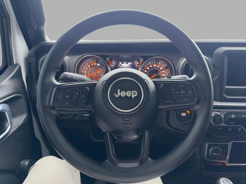 Used 2022 Jeep Wrangler Unlimited Sport AWD/4WD image 12