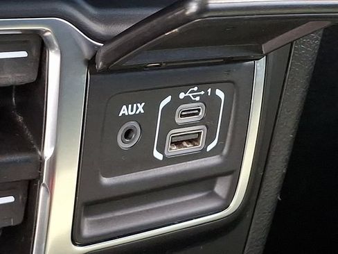 Used 2021 Jeep Gladiator Sport AWD/4WD image 22