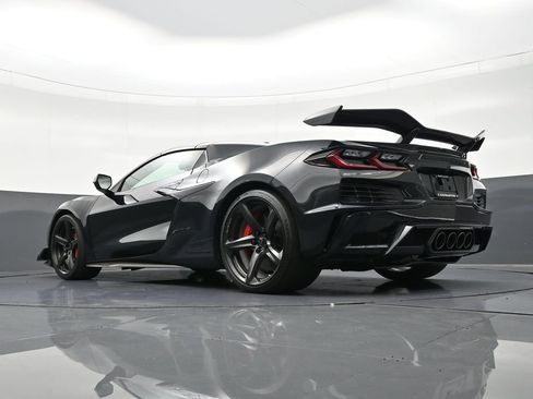 Used 2024 Chevrolet Corvette Z06 w/ Z07 Performance Package image 24