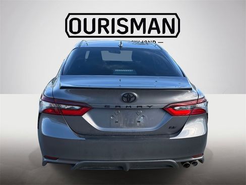 Used 2021 Toyota Camry SE w/ Blackout Package (TMS) image 4