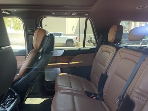 Used 2019 Lincoln Navigator Reserve w/ Cargo Package AWD/4WD image 10