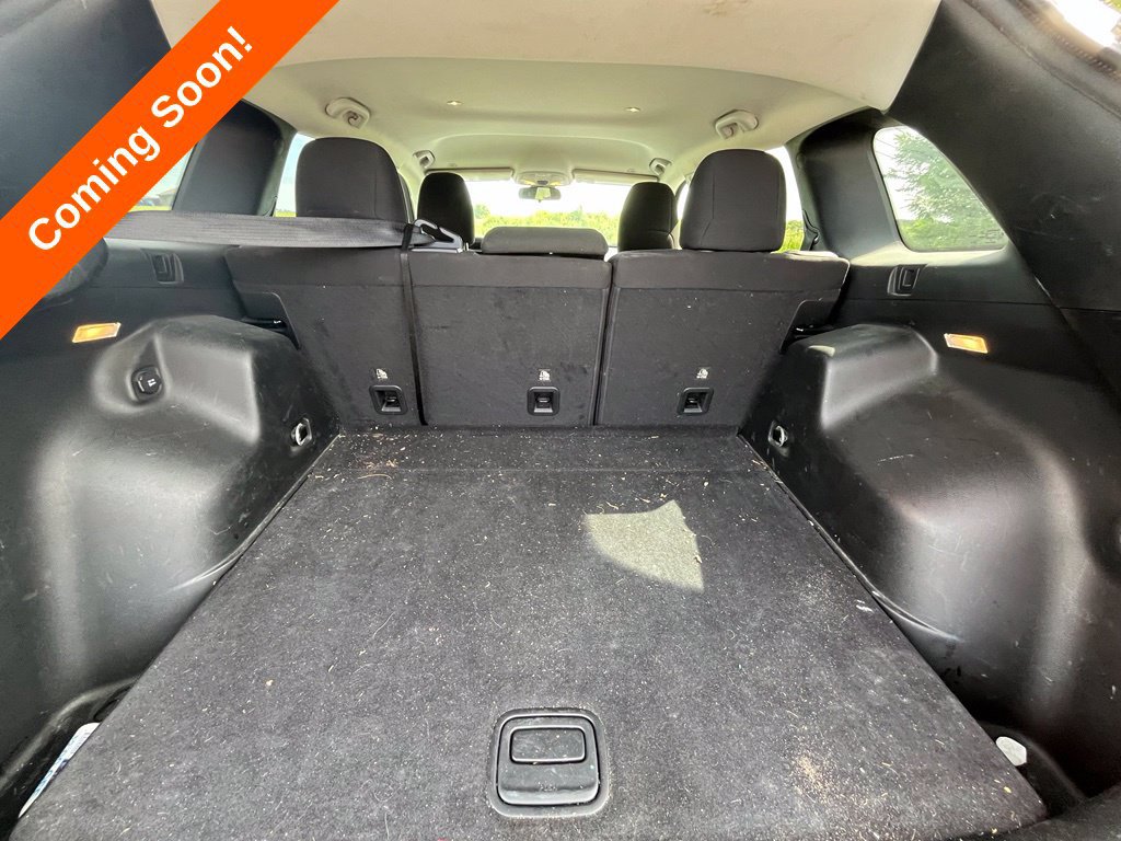 Used 2019 Jeep Cherokee Latitude w/ Popular Appearance Group AWD/4WD image 32
