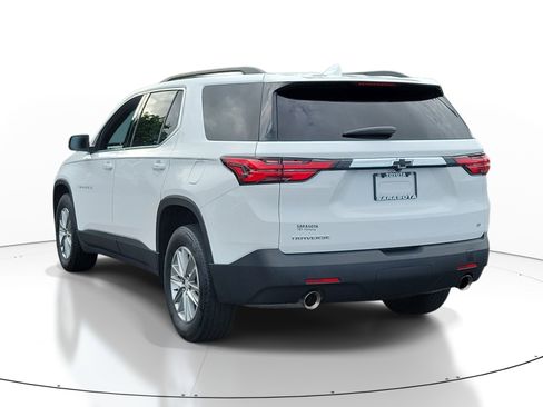 Used 2023 Chevrolet Traverse LT FWD image 4
