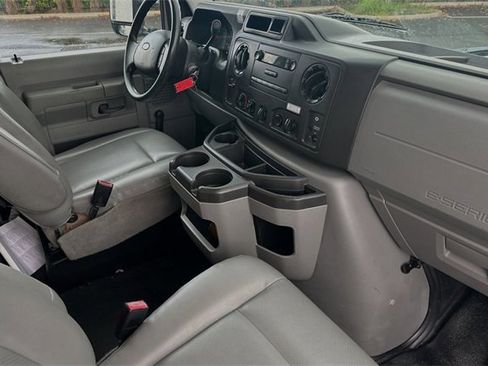 Used 2016 Ford E-350 and Econoline 350 Super Duty image 13