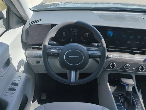 New 2026 Hyundai Kona SE image 18