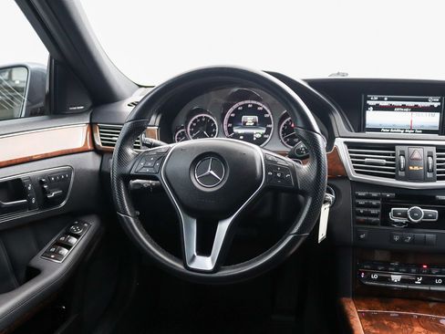 Used 2013 Mercedes-Benz E 350 Sedan image 19
